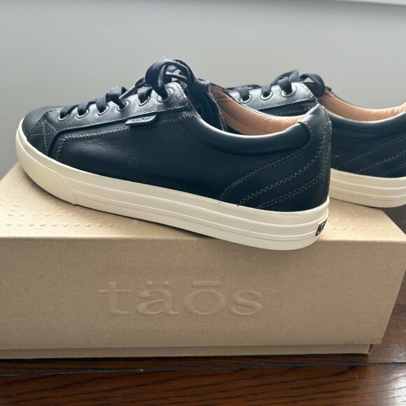 NW BOX Taos Footwear Winner Black Leather 9.5 M - Picture 2 of 4